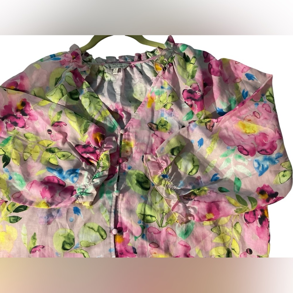 Hester & Orchard Women’s Linen Blend
Floral Semi sheer - Picture 5 of 8